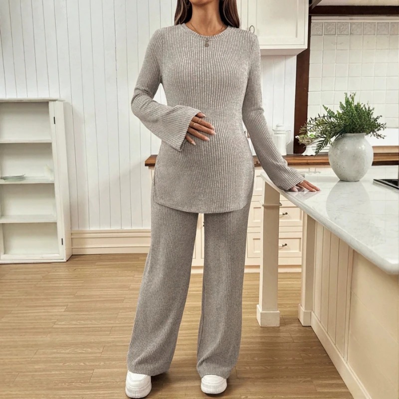 Maternity Wear - 니트 소재의 임산부용 투피스 세트: 긴